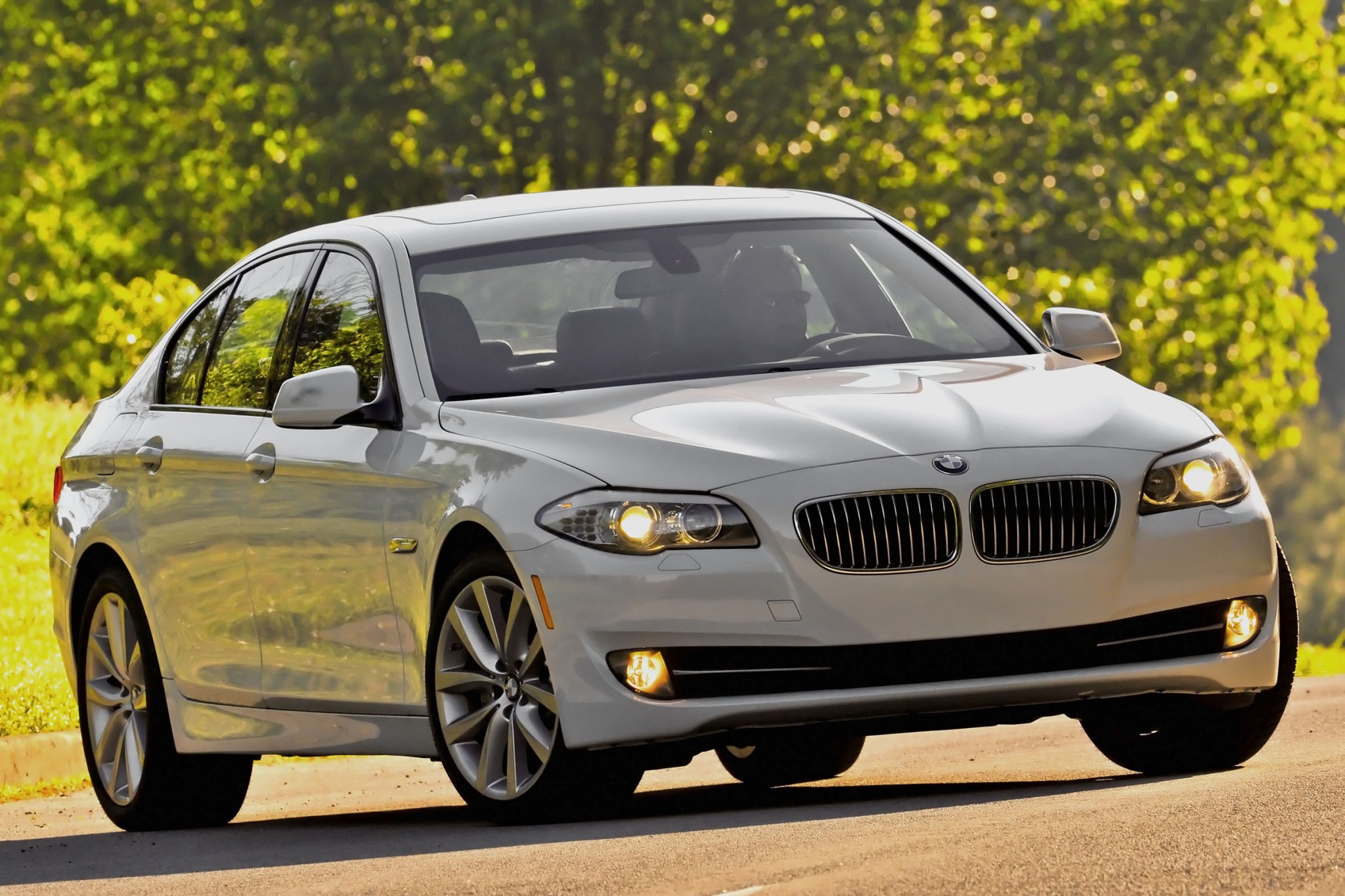 2013 BMW 5-Series VINs, Configurations, MSRP & Specs - AutoDetective